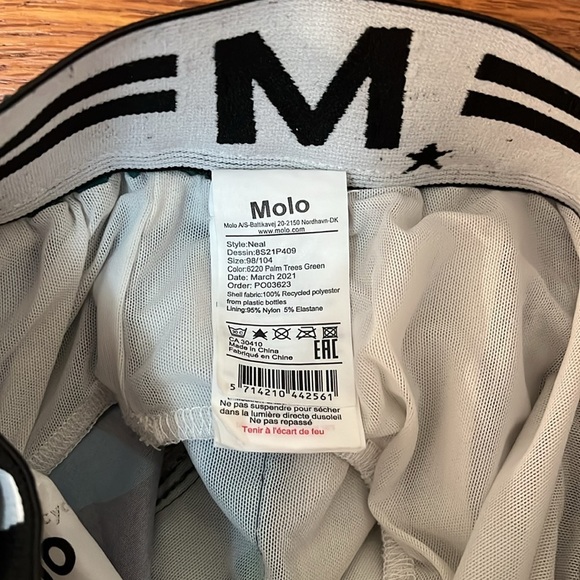 Molo Boy’s Green Swim Trunks Size 3/4 - Picture 2 of 3